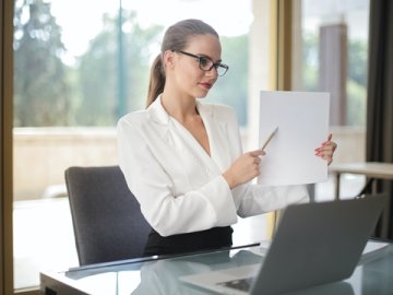 香港共享辦公室與傳統(tǒng)租賃：哪種更適合你的創(chuàng)業(yè)之路？