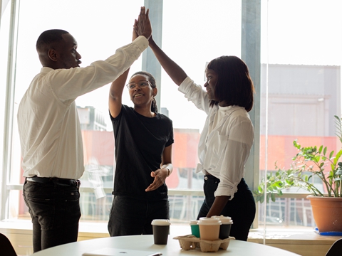 加拿大商標(biāo)注冊(cè)全攻略：費(fèi)用、流程及美加兩地申請(qǐng)指南